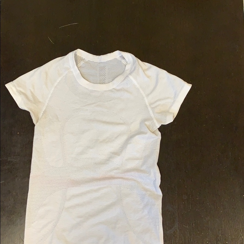 Lulu gym shirt